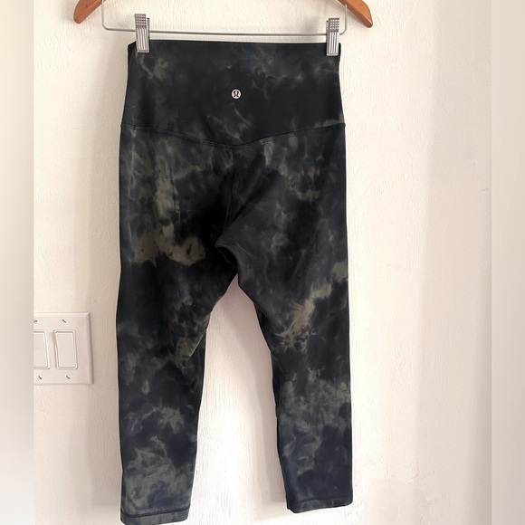 Lululemon High Rise Crop 21” Leggings in Green Sz 6 - Picture 3 of 8